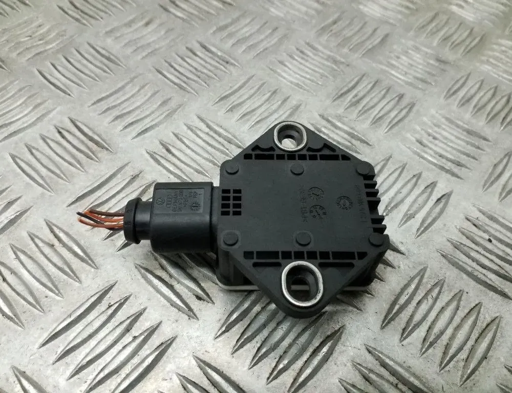 AUDI A4 B8/8K (2011-2016) Αισθητήρας Επιτάχυνσης 8K0907637C 34732526