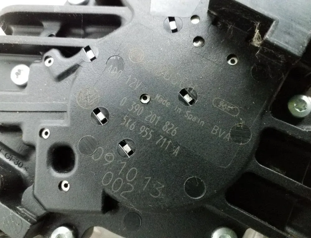 VOLKSWAGEN Golf 6 generation (2008-2015) Μοτέρ υαλοκαθαριστήρα παραθύρου πίσω πόρτας 5K6955711A 34731759