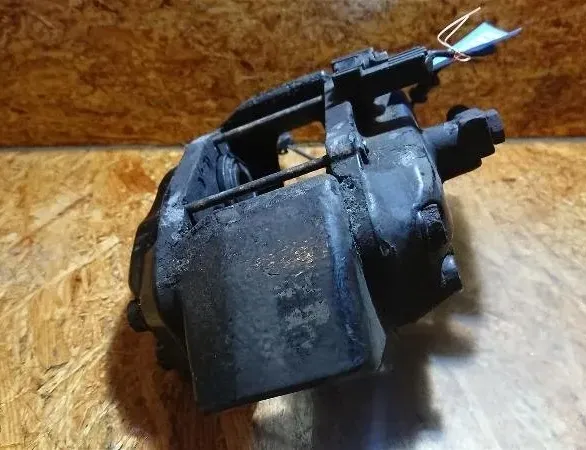 MERCEDES-BENZ M-Class W163 (1997-2005) Μπροστινή δεξιά δαγκάνα φρένου A1634212098 24850720