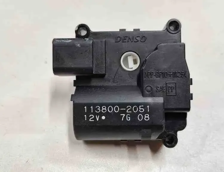 TOYOTA Corolla Verso 1 generation (2001-2009) Ενεργοποιητής κινητήρα με πτερύγιο θερμαντήρα εσωτερικού χώρου 1138002051 32713655