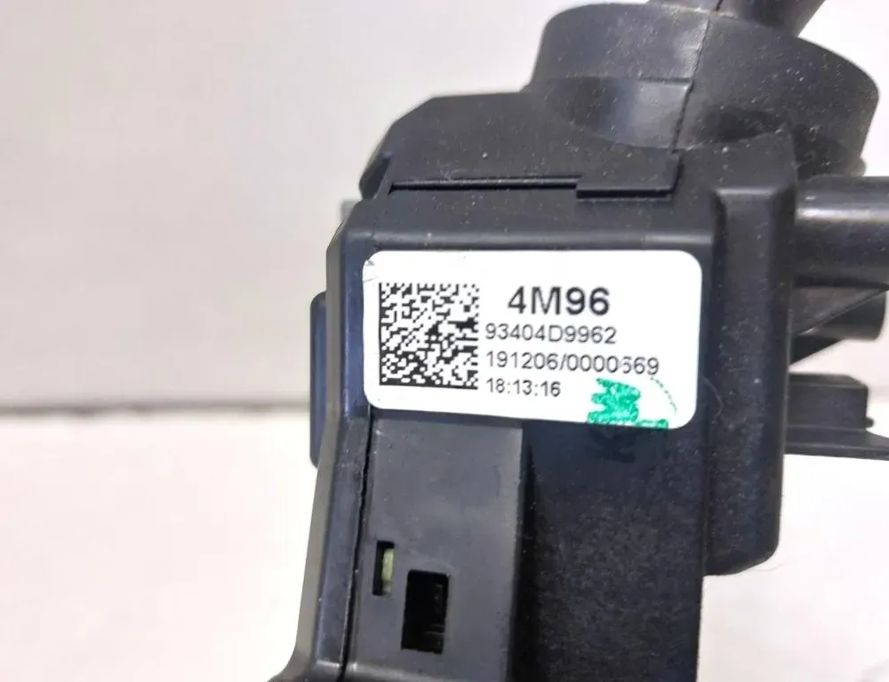 KIA Sportage 4 generation (2016-2022) Διακόπτης μοχλού υαλοκαθαριστήρα ένδειξης 93404D9962 33012796