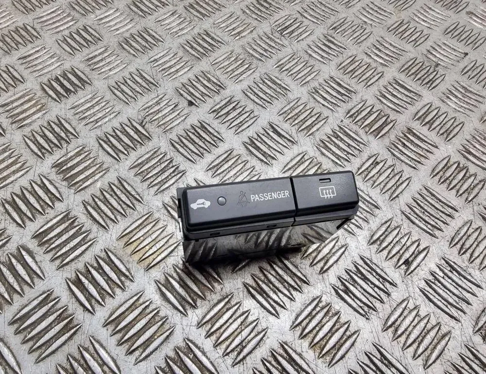 TOYOTA Avensis 2 generation (2002-2009) Διακόπτης θέρμανσης πίσω παραθύρου 8479005110D,04W45E,MS454100306 32814097