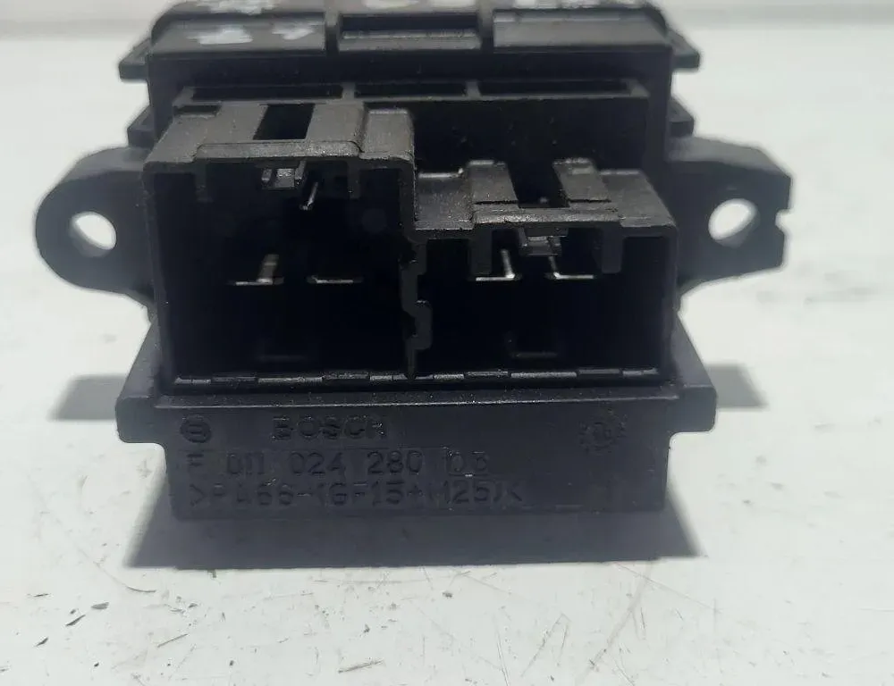 OPEL Astra J (2009-2020) Ρελέ ανεμιστήρα ανεμιστήρα 13598091,15141283,13503201,SMU47RYC0,F011500056 32261639