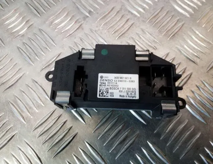 SEAT Leon 2 generation (2005-2012) Ρελέ ανεμιστήρα ανεμιστήρα F011500045,997211A,3C0907521D 25128935