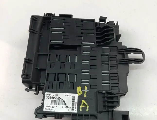 VOLVO XC70 3 generation (2007-2020) Κιβώτιο ασφάλειας 30659092 21419048