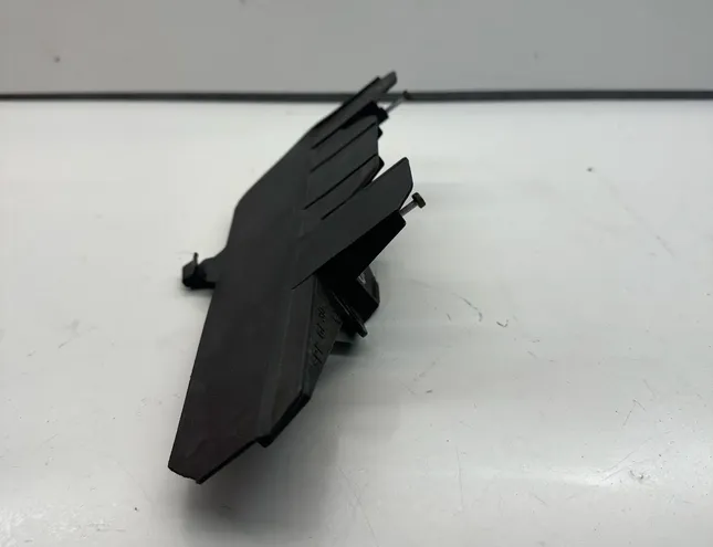 BMW X3 E83 (2003-2010) Βάση στήριξης δεξιού προβολέα 1301073014 34997382