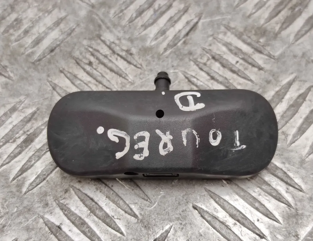 VOLKSWAGEN Touareg 2 generation (2010-2018) Ακροφύσιο παρμπρίζ 5M0955986C 17301798