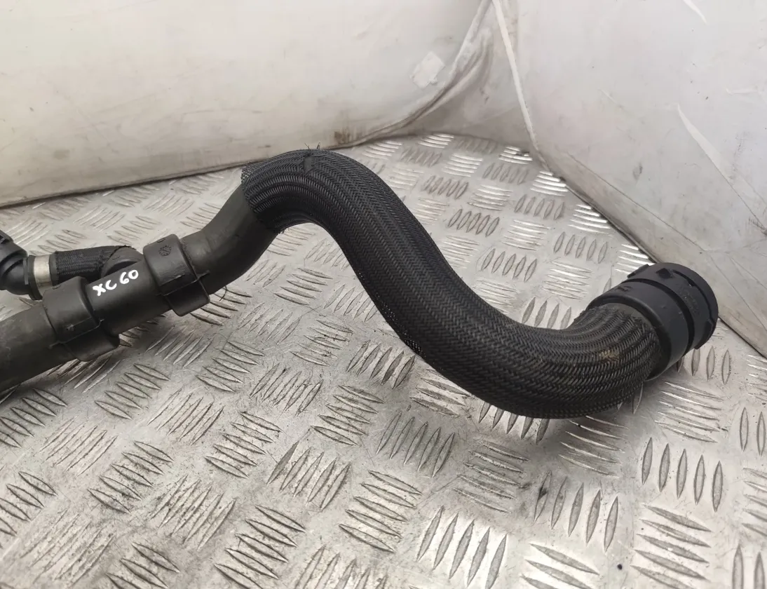 VOLVO XC60 1 generation (2008-2017) Σωλήνας σωλήνα ψυκτικού υγρού S4000250,S4000238 17882365
