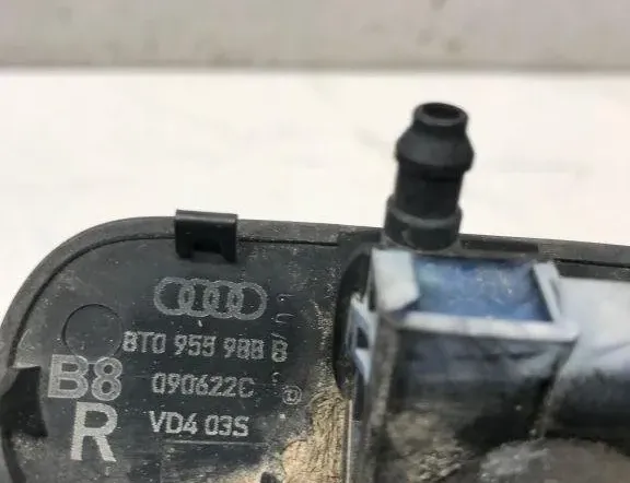 AUDI A4 B8/8K (2011-2016) Δεξιός Πλυντήρας Φαναριού VD403S,8T0955988B,090622C 32209692