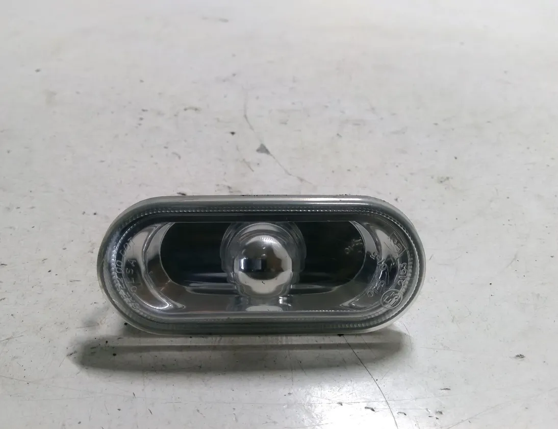 VOLKSWAGEN Caddy 3 generation (2004-2015) Εμπρός αριστερό φλας φτερού 2K0949117 28383940