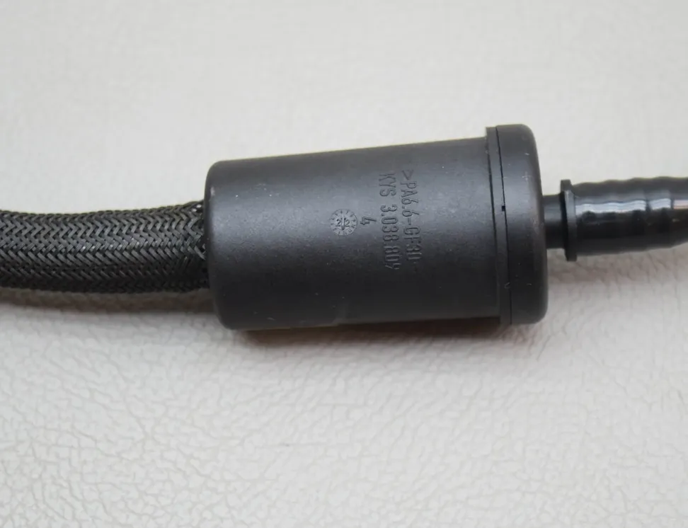 BMW 1 Series F40 (2019-2024) Εύκαμπτος σωλήνας αναπνοής 8670276 25084135