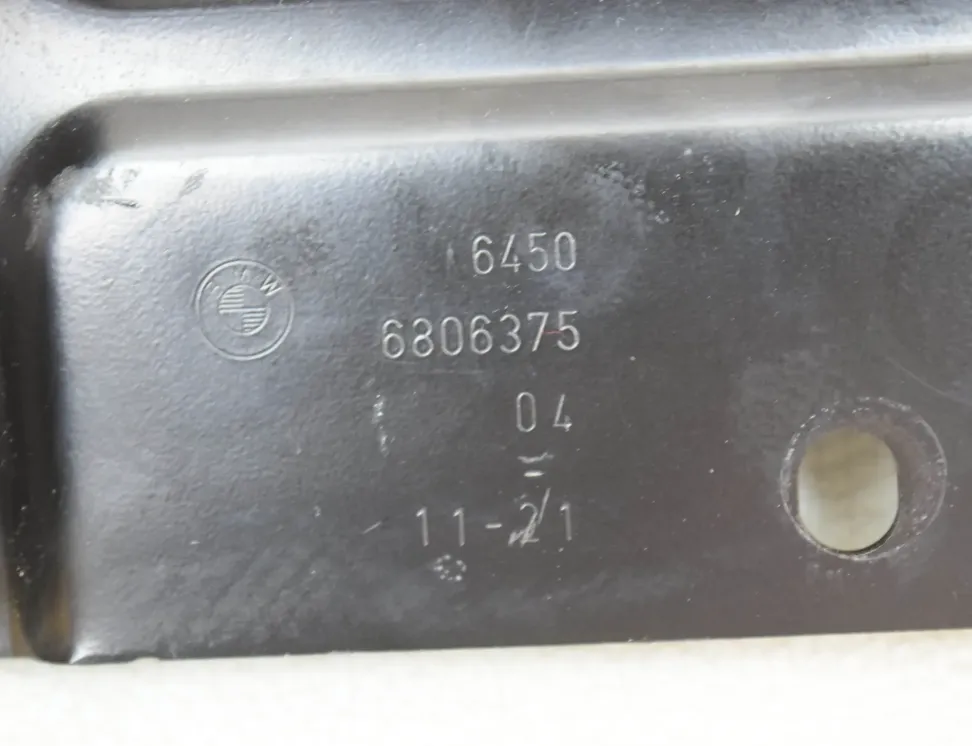 BMW 4 Series G22, G23, G26 (2020-2023) Στήριγμα αντλίας ABS 6806375 31110234