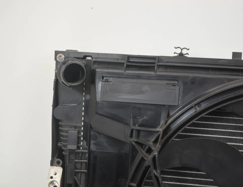 BMW 1 Series F20/F21 (2011-2020) Μέρη ψύξης 7640508 4247683