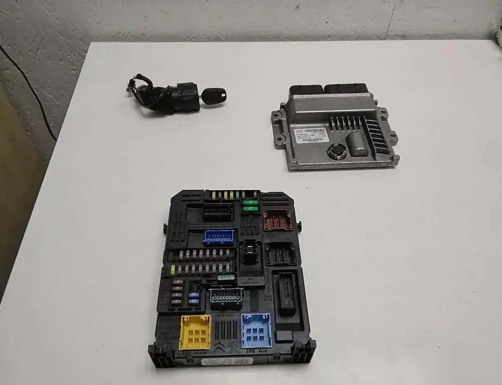 PEUGEOT Expert 3 generation (2017-2023) Σετ ECU κινητήρα 9825576480,9809447980 33252353