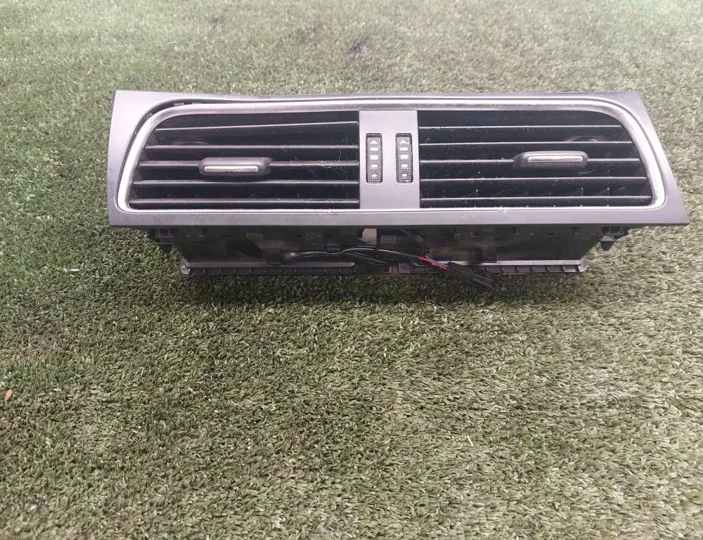 AUDI A4 B8/8K (2011-2016) Αεραγωγοί της κεντρικής κονσόλας 8T1820951C 34247486