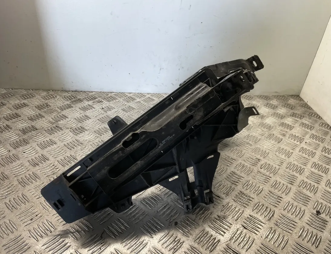 BMW 7 Series F01/F02 (2008-2015) Βάση στήριξης αριστερού προβολέα 7184159 27187423