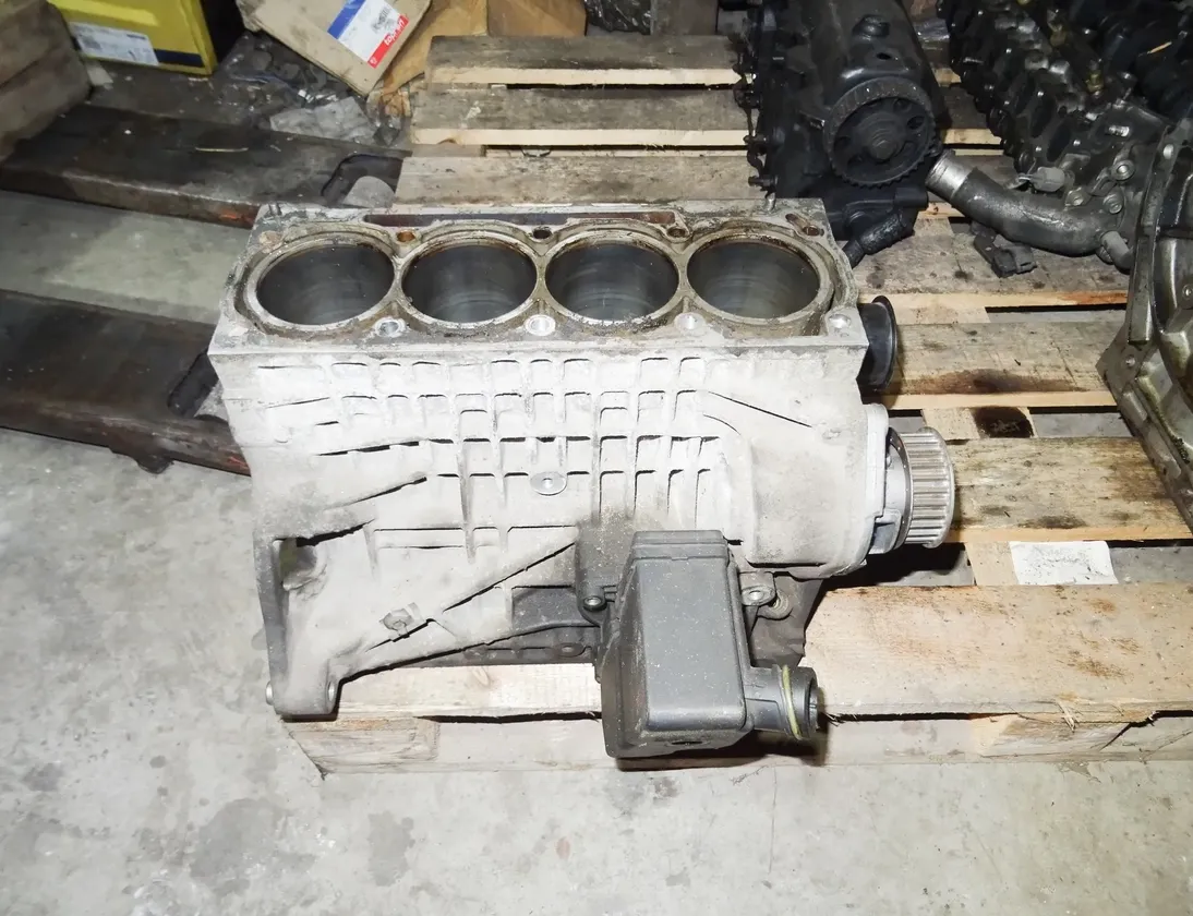 VOLKSWAGEN Polo 4 generation (2001-2009) Κινητήρας 030103019B 17142875