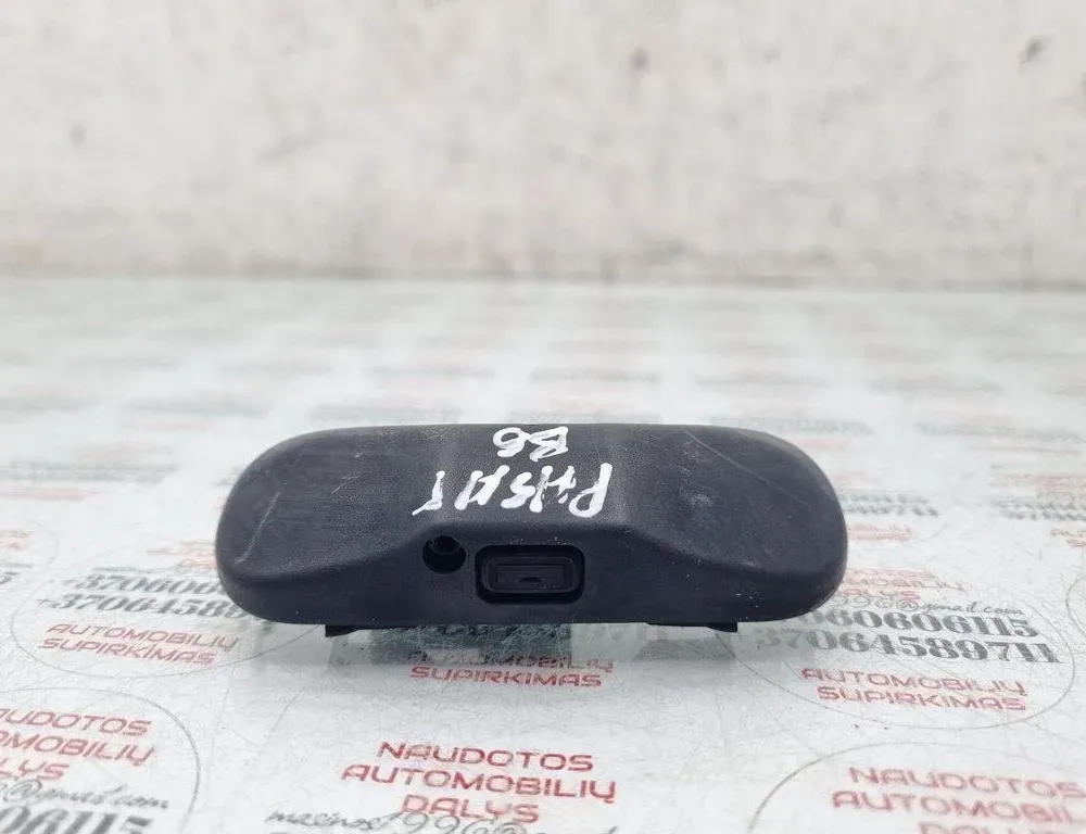 VOLKSWAGEN Passat B6 (2005-2010) Ακροφύσιο παρμπρίζ 5M0955986C 31470171