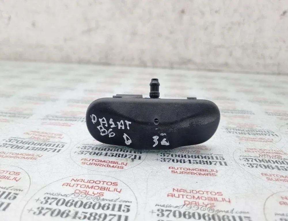 VOLKSWAGEN Passat B6 (2005-2010) Ακροφύσιο παρμπρίζ 5M0955986C 31471052