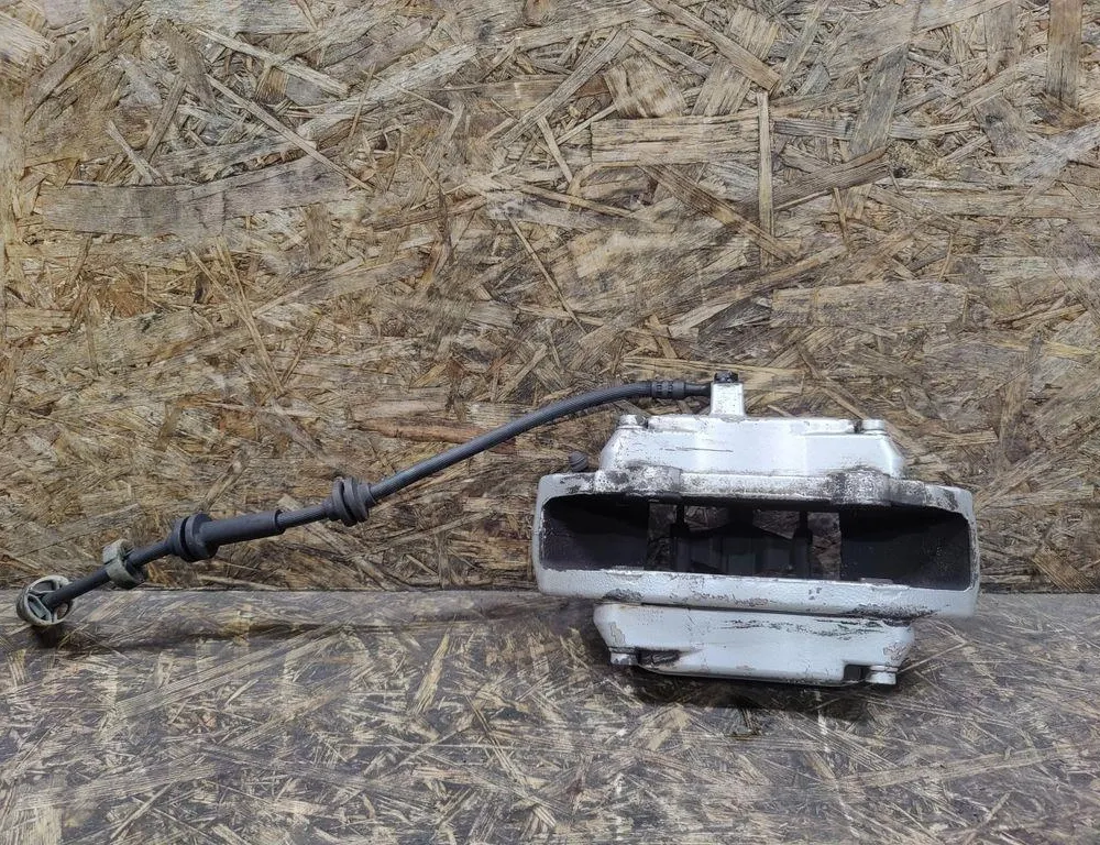 MASERATI Quattroporte 5 generation (2003-2012) Μπροστινή δεξιά δαγκάνα φρένου 20833300,20723304,20704504 34664083