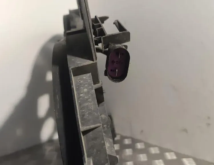 AUDI A6 C6/4F (2004-2011) Ραδιατόρας ανεμιστήρα ψύξης κινητήρα 4F0121003E 34912814