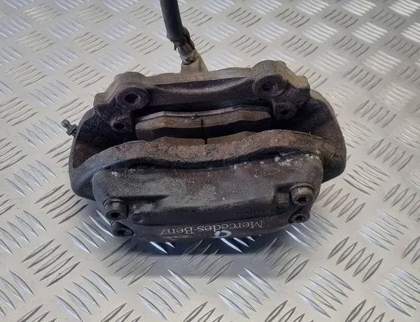 MERCEDES-BENZ E-Class W211/S211 (2002-2009) Μπροστινή δεξιά δαγκάνα φρένου 20704604 34581459