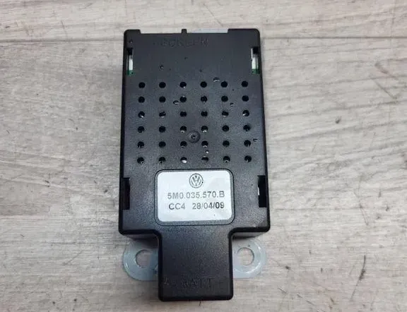 VOLKSWAGEN Golf 6 generation (2008-2015) Ενισχυτής κεραίας Bootlid 5M0035570B 34975853