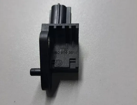VOLKSWAGEN Passat B6 (2005-2010) Αισθητήρας πρόσκρουσης αριστερής πλευράς 5n0959351 34972954