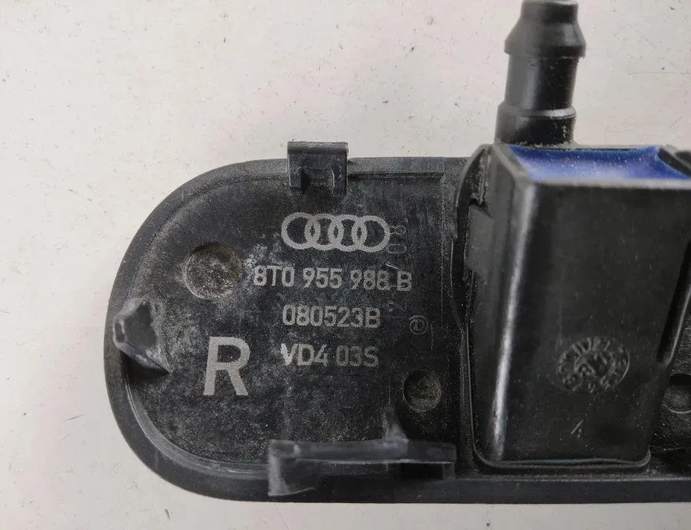 AUDI A5 8T (2007-2016) Ακροφύσιο παρμπρίζ 8T0955988B 31920001