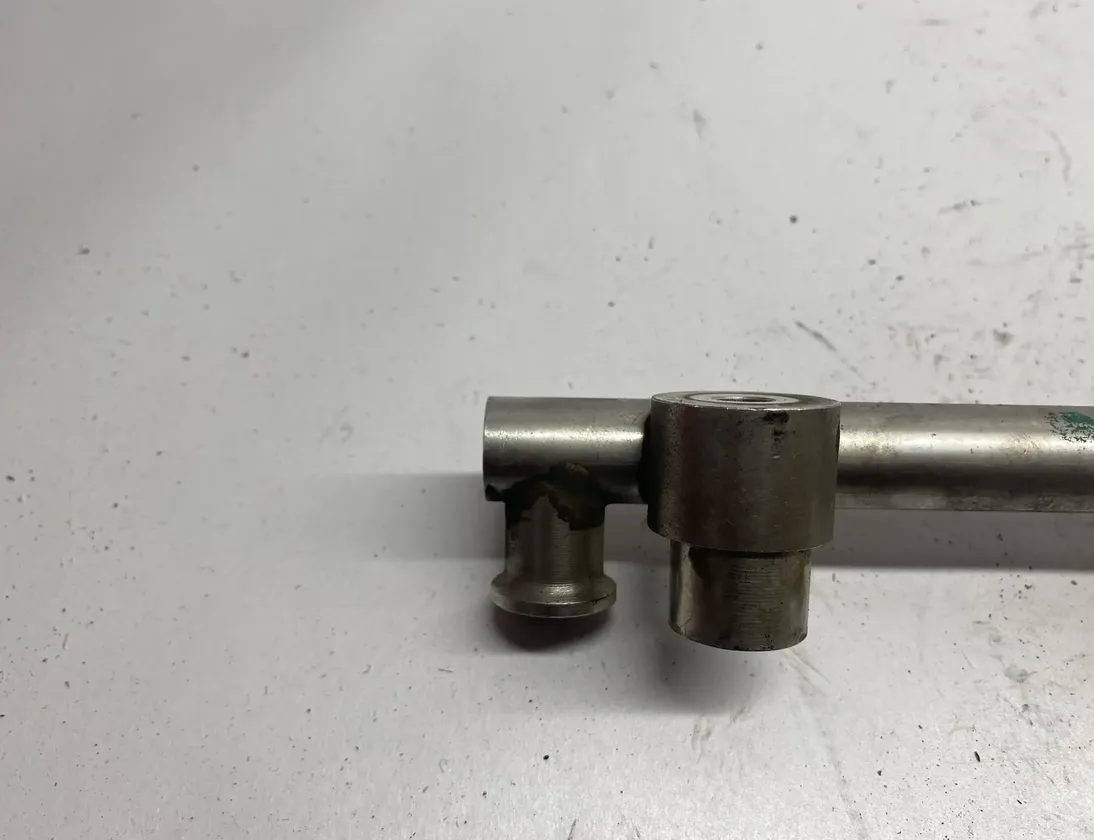 VOLKSWAGEN Touareg 2 generation (2010-2018) Σωλήνας καυσίμου 03H133317P 15163920