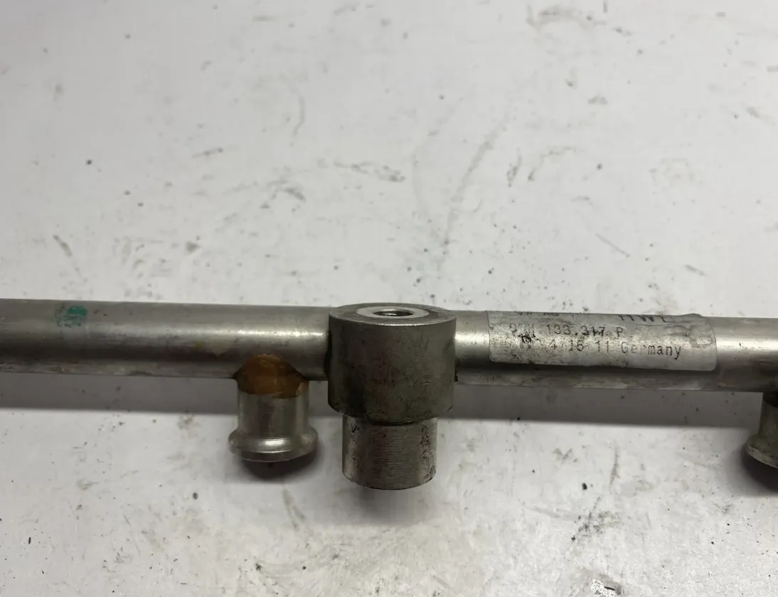 VOLKSWAGEN Touareg 2 generation (2010-2018) Σωλήνας καυσίμου 03H133317P 15163920