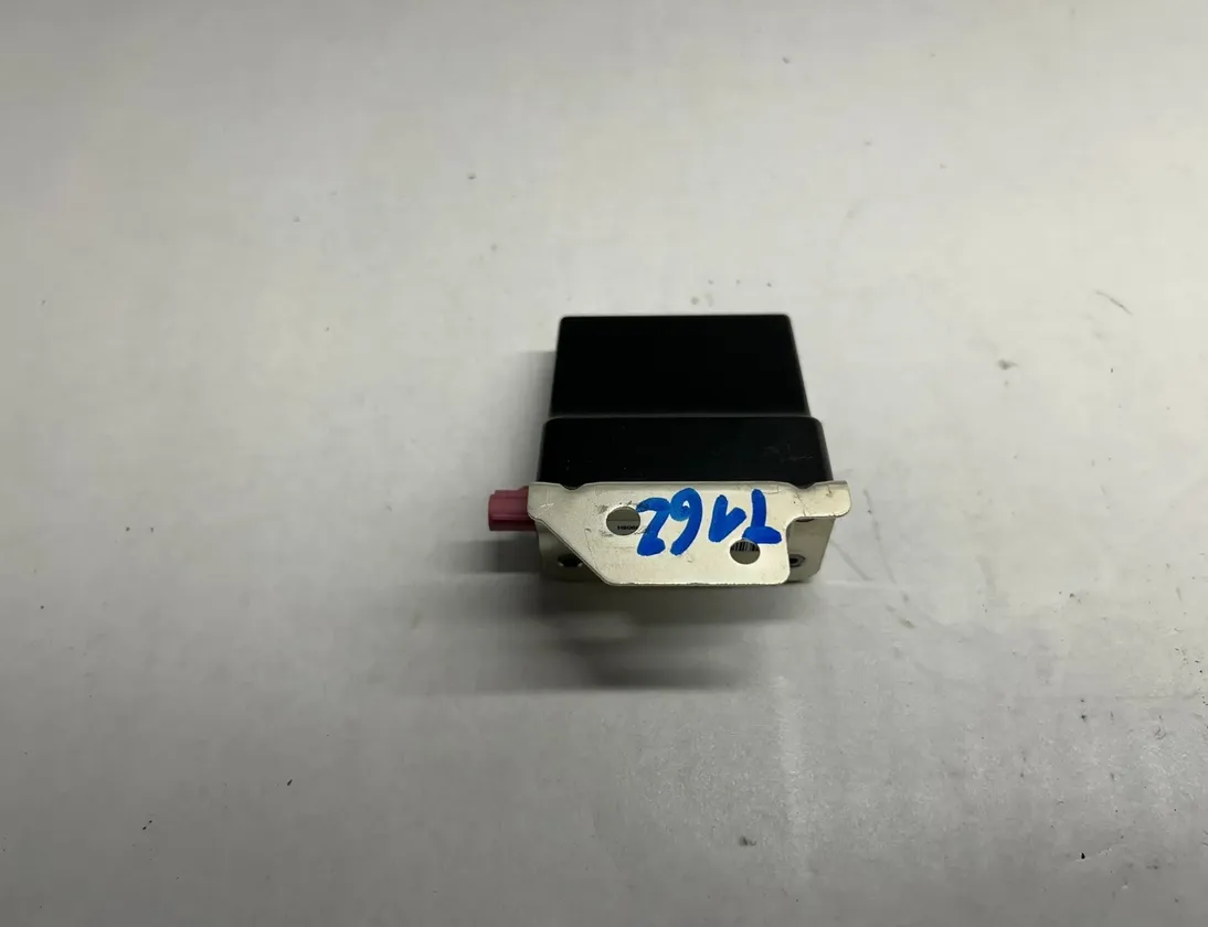 DODGE Challenger 3 generation (2008-2024) Ενισχυτής κεραίας Bootlid 68293977AA,P68293977AA 31648714