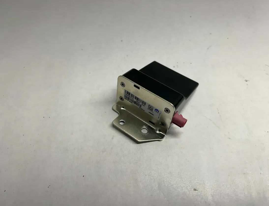 DODGE Challenger 3 generation (2008-2024) Ενισχυτής κεραίας Bootlid 68293977AA,P68293977AA 31648714