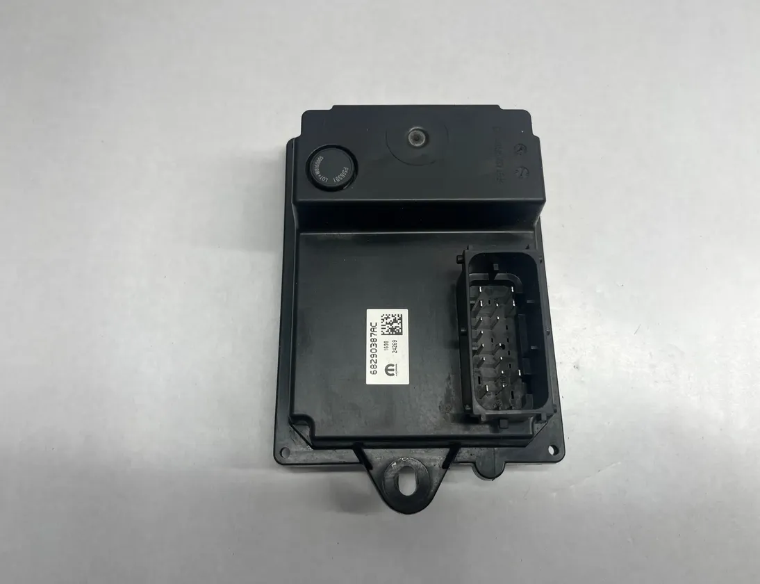 RAM Ram 4 generation (2008-2023) Άλλες Μονάδες Ελέγχου 68290387AC 32082515