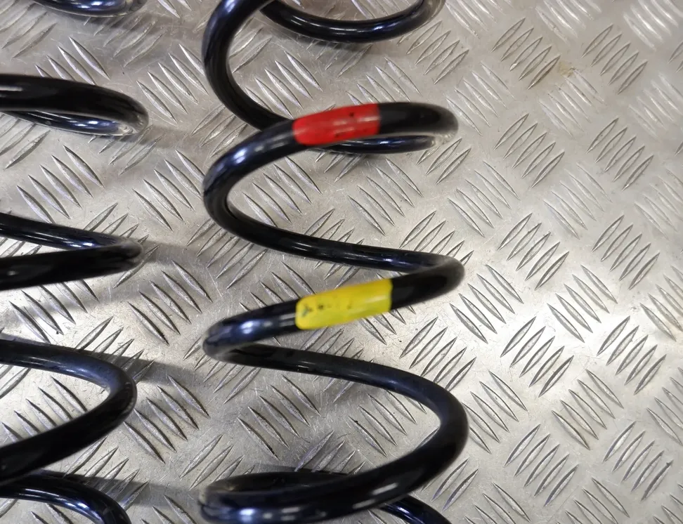 TOYOTA Prius 4 generation (XW50) (2015-2023) Σετ ελατηρίων 48231-47170 23955152