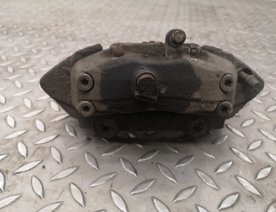 MERCEDES-BENZ M-Class W163 (1997-2005) Μπροστινή δεξιά δαγκάνα φρένου 33140727