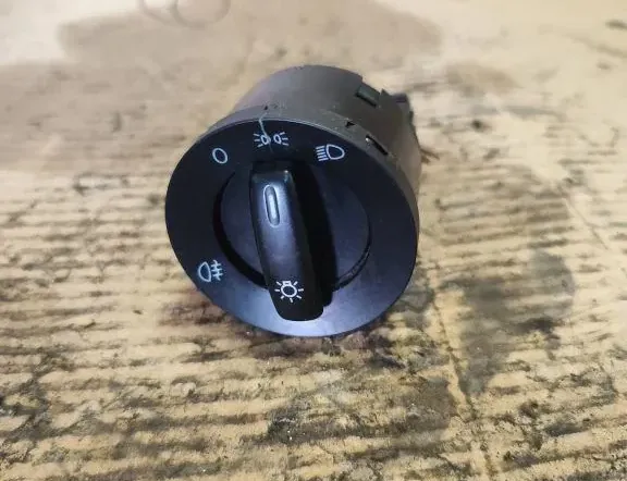 VOLKSWAGEN Passat B6 (2005-2010) Μονάδα ελέγχου διακόπτη προβολέων 1K0941431P,1K0941431BB,1K0941431BREH,3C8941431BXSH,1K0941431PREH,1K0941431BBREH,3C8941431B,1K0941431A,1K0941431AHREH 34899184