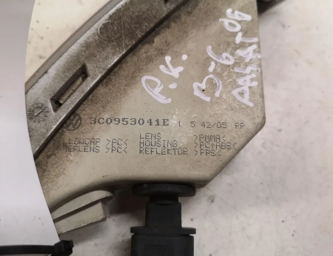 VOLKSWAGEN Passat B6 (2005-2010) Μπροστινό αριστερό φλας 3C0953041E 28663133