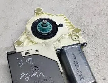 VOLKSWAGEN Passat B7 (2010-2015) Κινητήρας ρυθμιστή παραθύρου Αριστερής Προσόψεως Πόρτας 1K0959702K,981236103 30543732