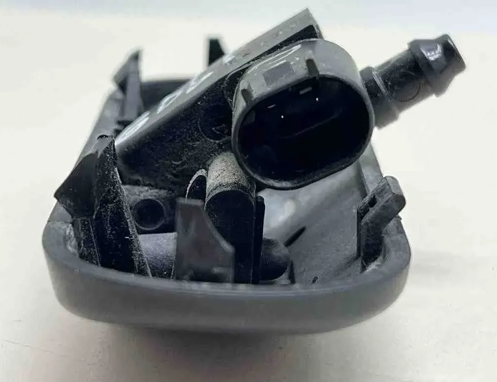 VOLKSWAGEN Variant VII TDI (2014-2024) Ακροφύσιο παρμπρίζ 5M0955986C 32684123