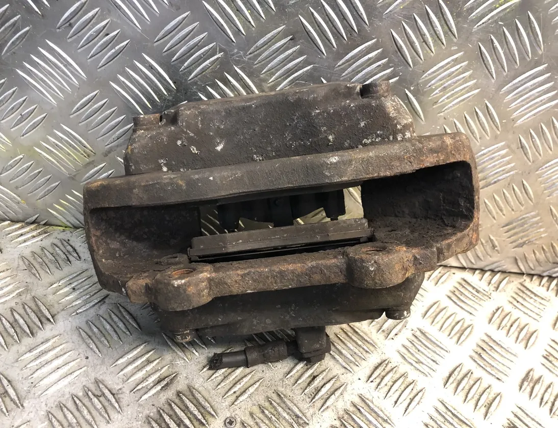 MERCEDES-BENZ M-Class W163 (1997-2005) Μπροστινή δεξιά δαγκάνα φρένου 14870979