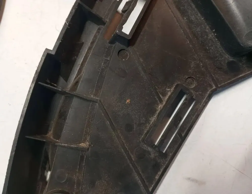 VOLVO XC60 2 generation (2017-2024) Βάση στήριξης δεξιού προβολέα 30763434 33136653