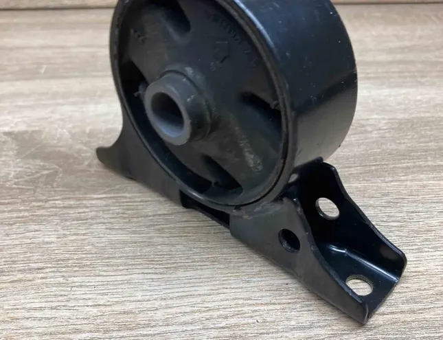 MITSUBISHI Galant 9 generation (2003-2013) Μπροστινή βάση κινητήρα MR589154 34328544