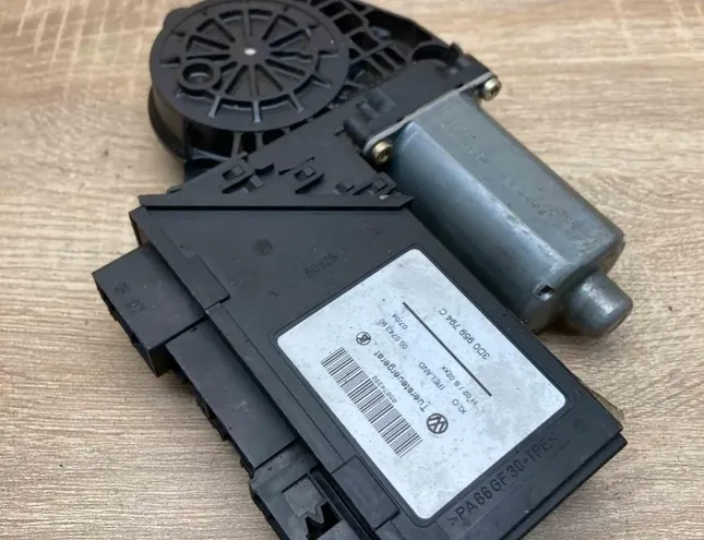 VOLKSWAGEN Touareg 1 generation (2002-2010) Κινητήρας ελέγχου παραθύρου πίσω αριστερών πορτών 3D0959794C,0130821764 34405015