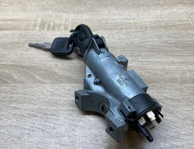 AUDI A4 B5/8D (1994-2001) Κλείδωμα ανάφλεξης 4D0905851A 34282553