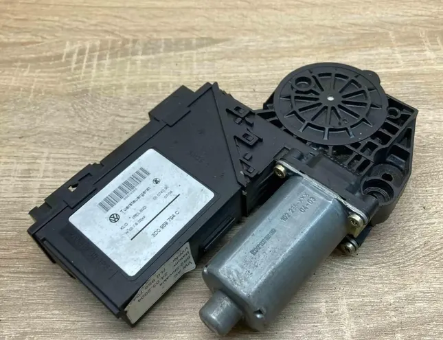 VOLKSWAGEN Touareg 1 generation (2002-2010) Κινητήρας ελέγχου παραθύρου πίσω αριστερών πορτών 3D0959794C,0130821764 34405015