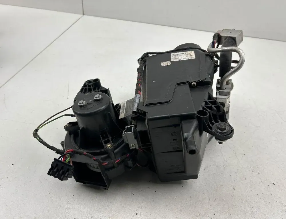 VOLVO XC90 1 generation (2002-2014) Θερμοσίφωνας εσωτερικού χώρου 0193705672,6101,30676410,300903 34120628