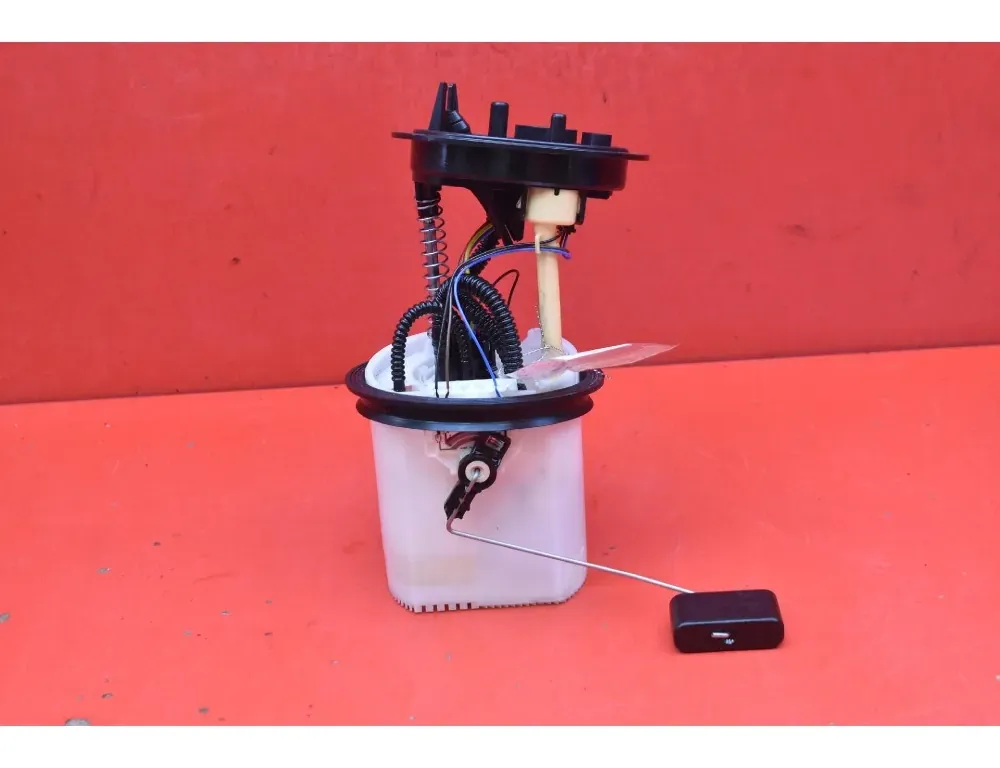 VOLKSWAGEN Golf 8 generation (2019-2023) Αντλία καυσίμου 5Q0919050BD 35066077