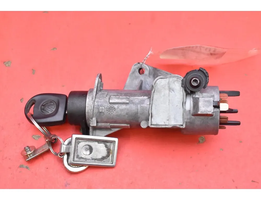 VOLKSWAGEN Golf 4 generation (1997-2006) Κλείδωμα ανάφλεξης 4B0905851C 35066591