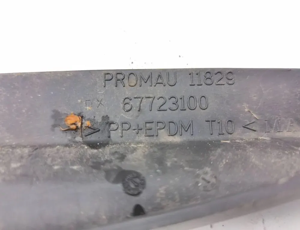 MASERATI Quattroporte 5 generation (2003-2012) Μπροστινή δεξιά επένδυση προβολέων 67723100 34911474